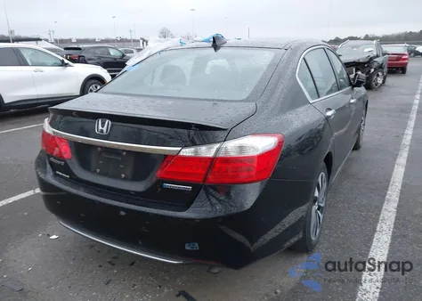 2015 Honda Accord Hybrid z USA, uszkodzony, nr VIN 1HGCR6F33FA007312